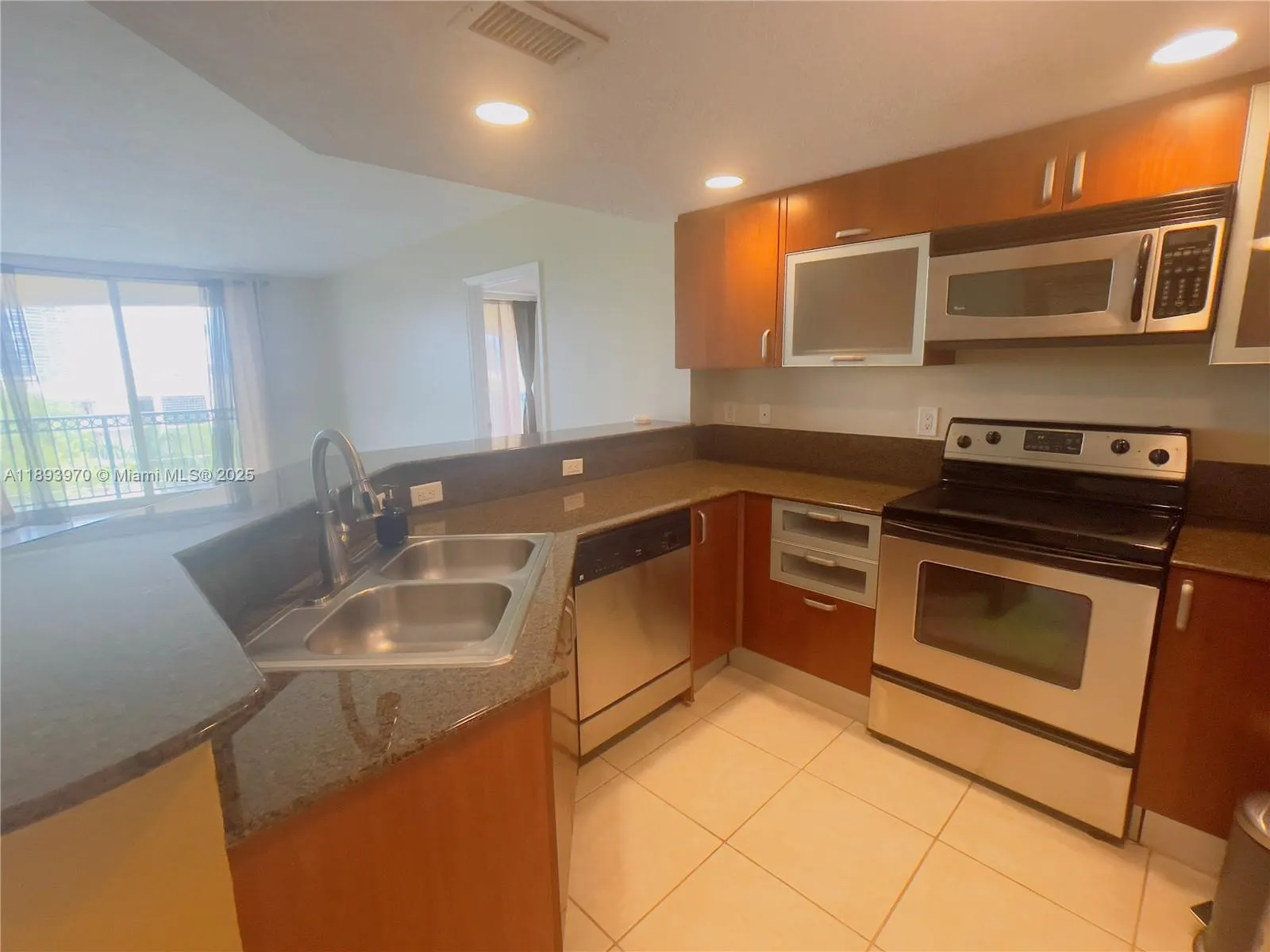 201 Golden Isles Dr, #510