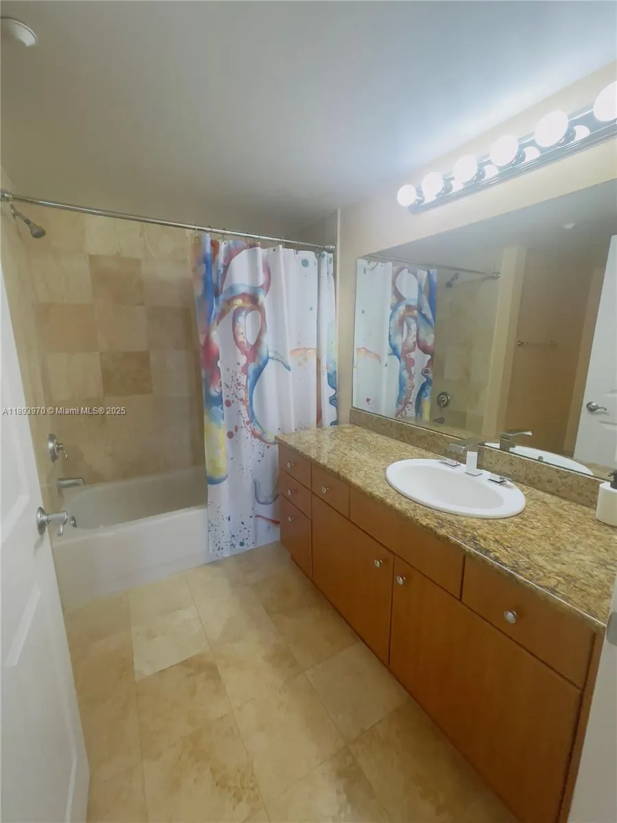 201 Golden Isles Dr, #510