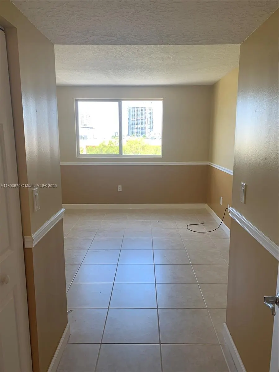 201 Golden Isles Dr, #510