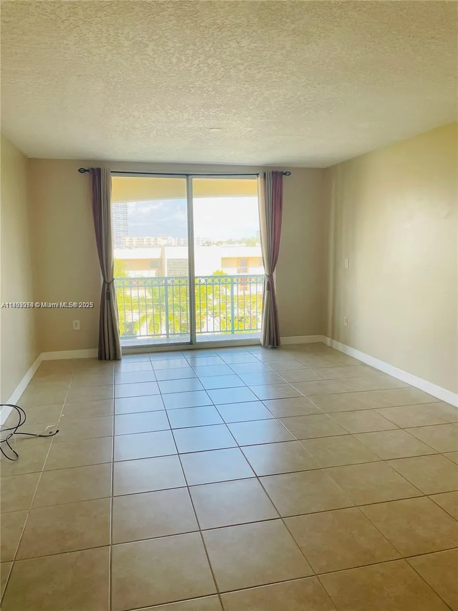 201 Golden Isles Dr, #510