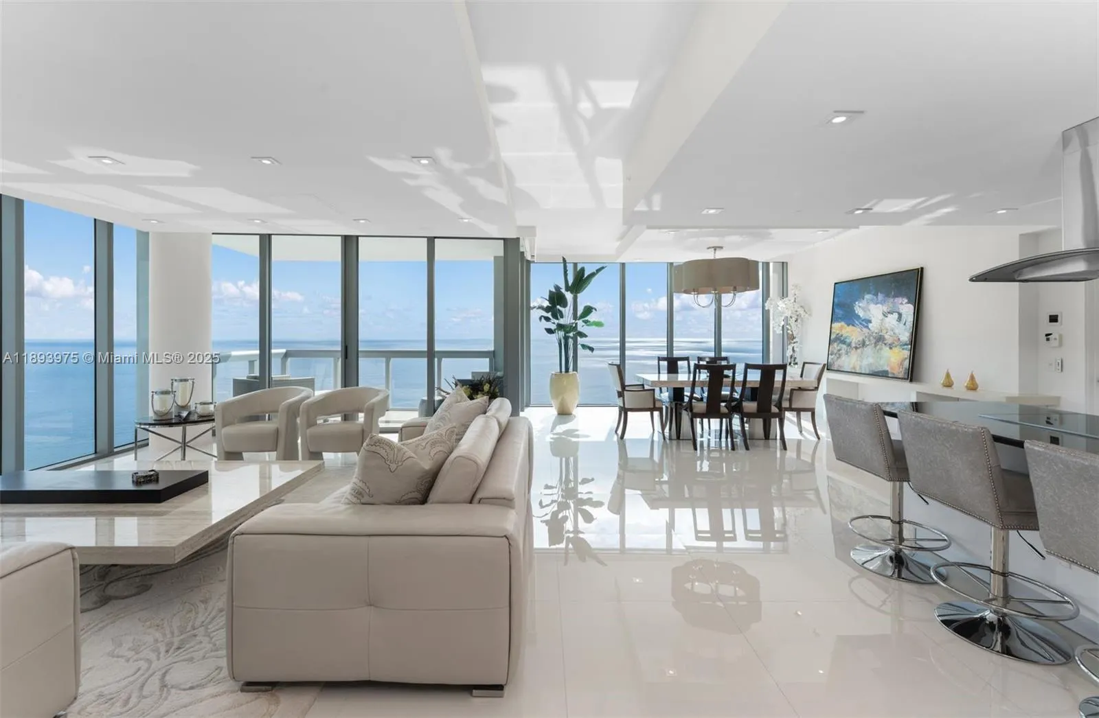 6899 Collins Ave, #3404
