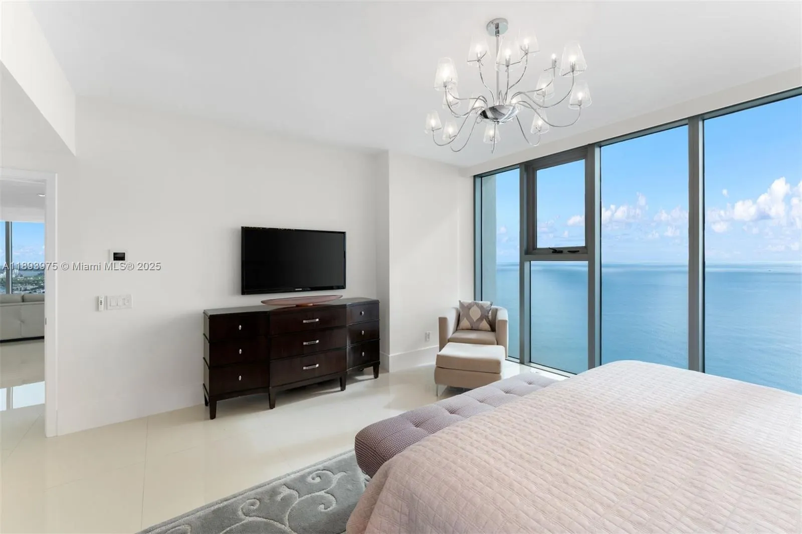 6899 Collins Ave, #3404