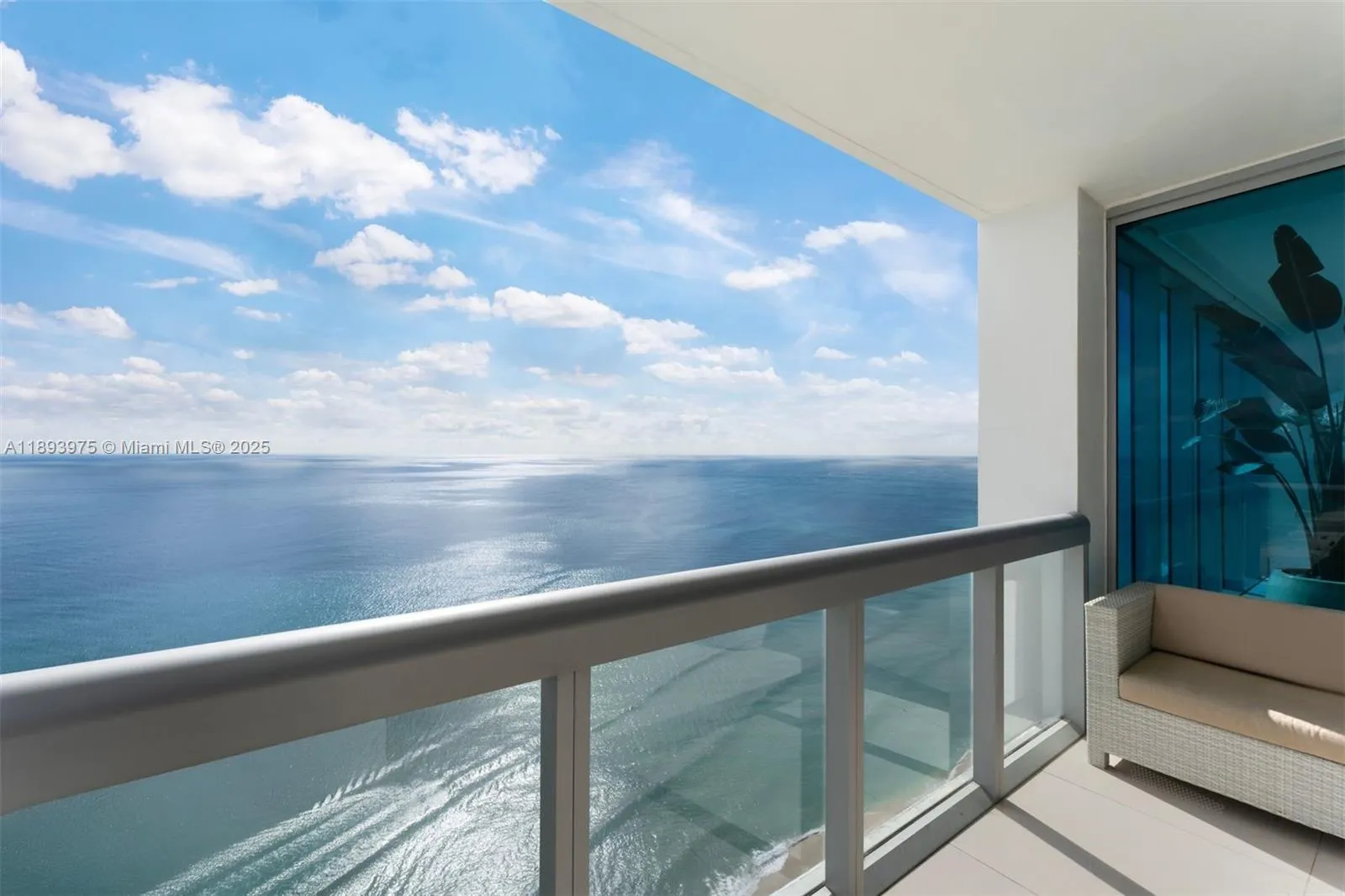 6899 Collins Ave, #3404