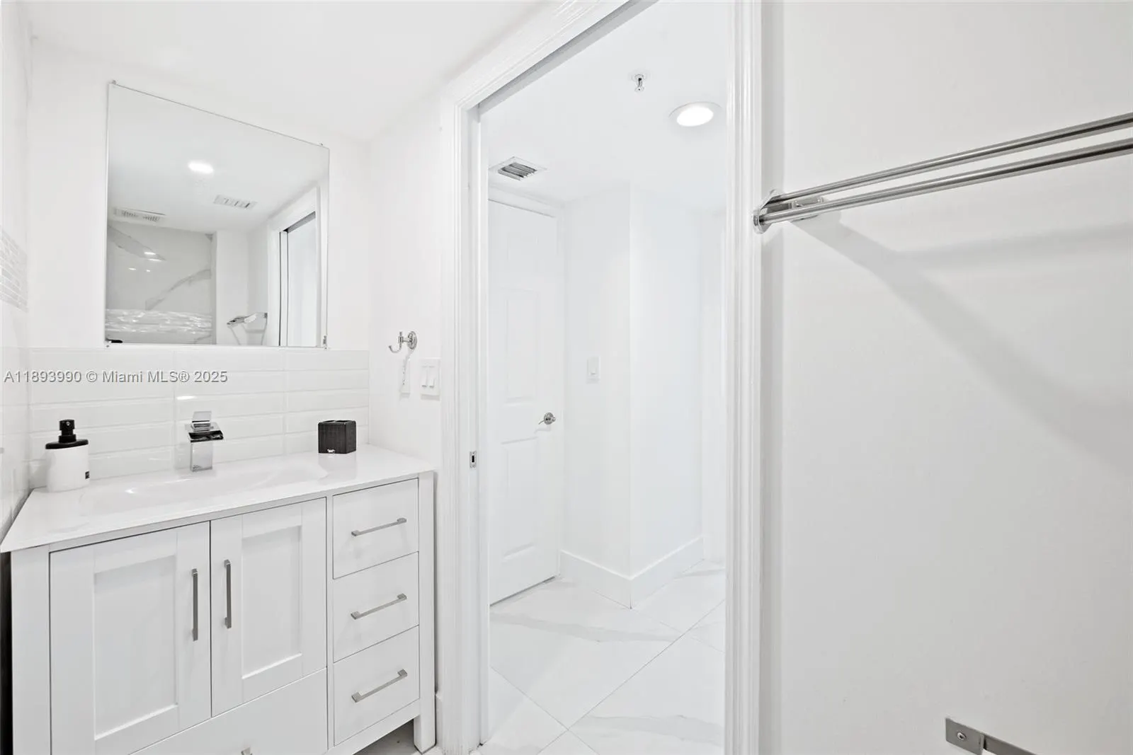 1155 Brickell Bay Dr, #903