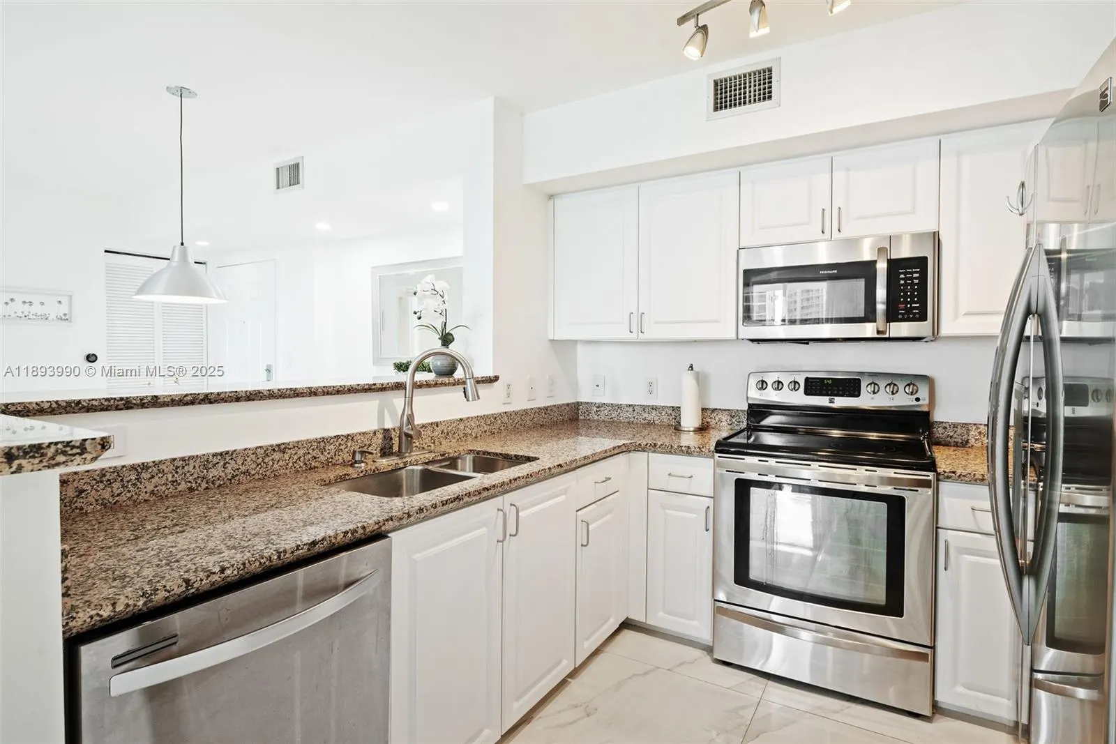 1155 Brickell Bay Dr, #903