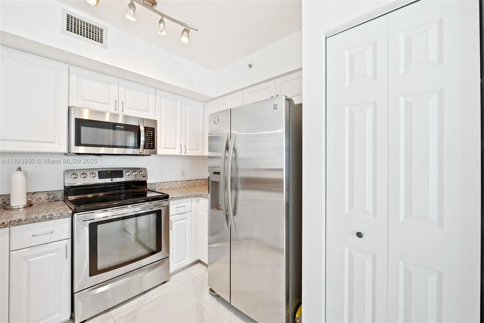 1155 Brickell Bay Dr, #903