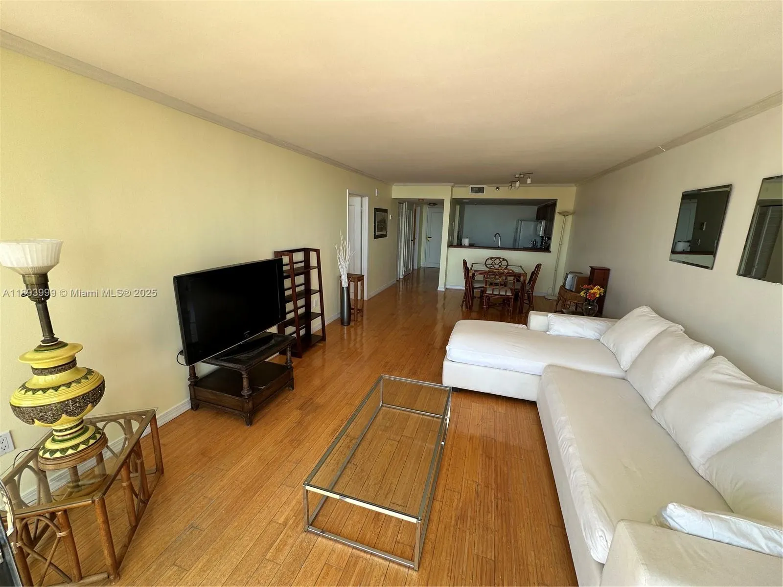 555 NE 15th St, #31I