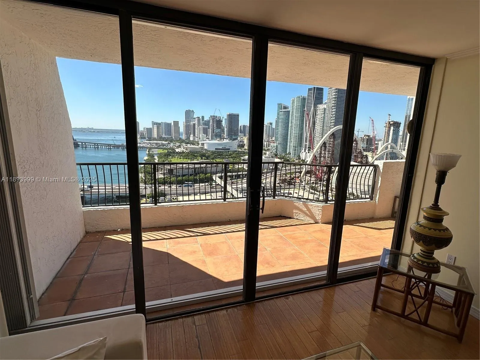 555 NE 15th St, #31I