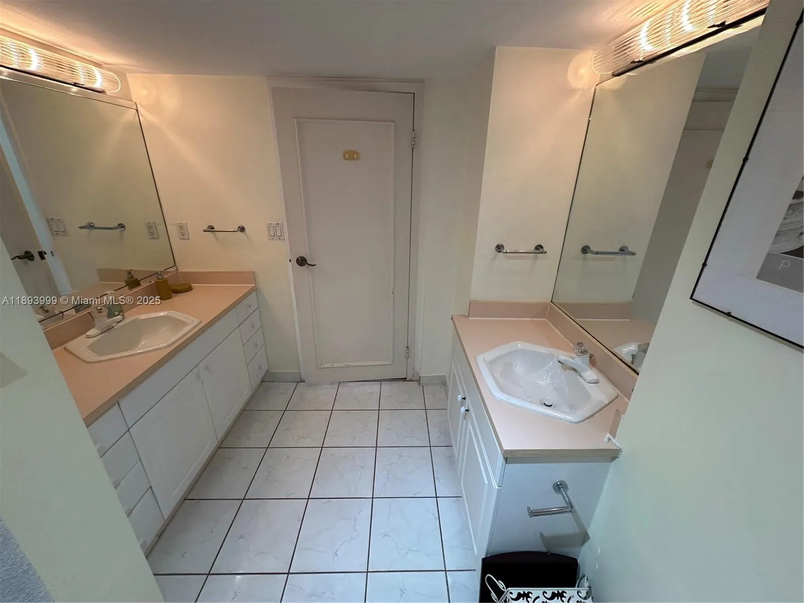 555 NE 15th St, #31I
