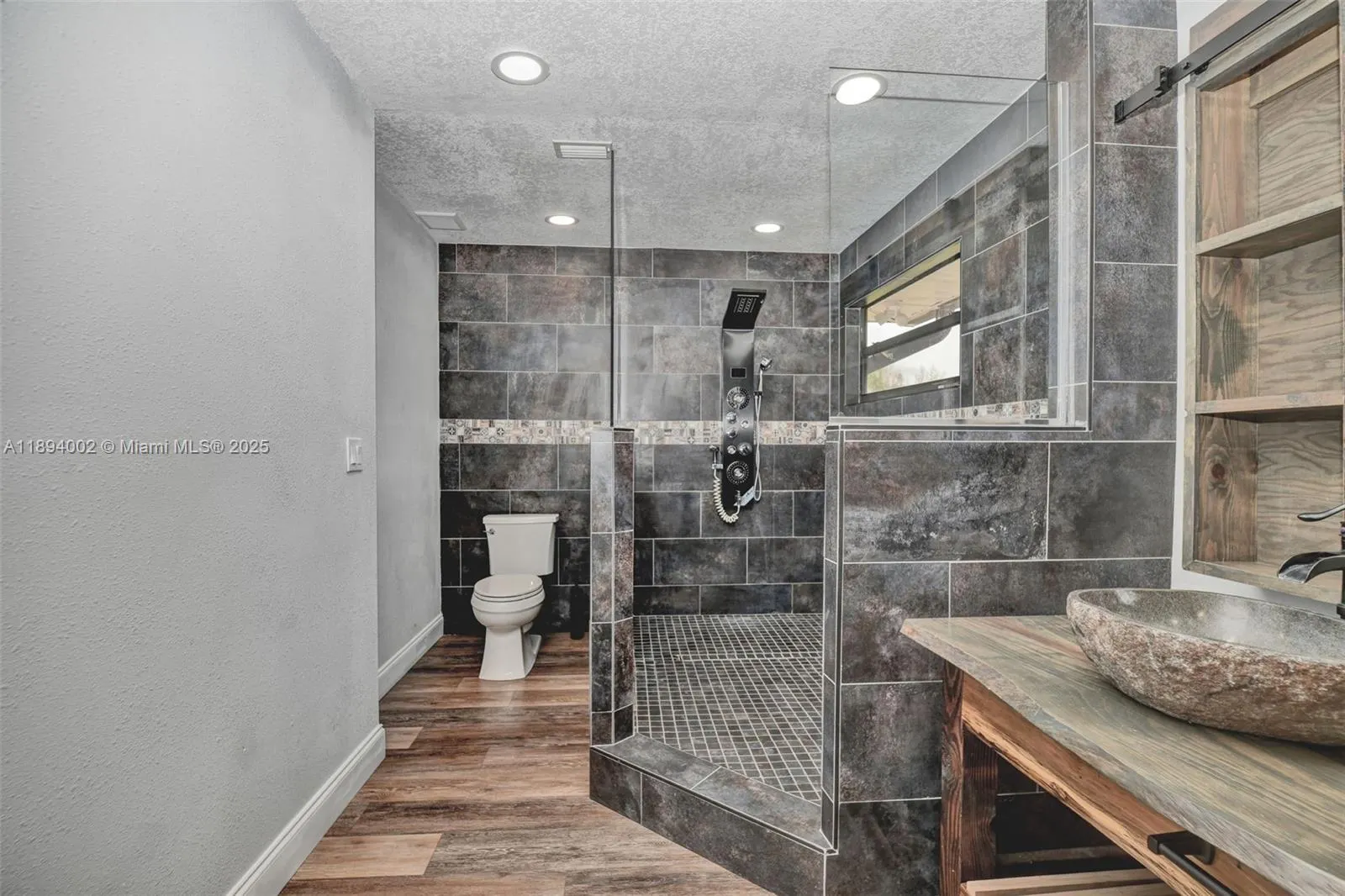 7505 Jomel Drive