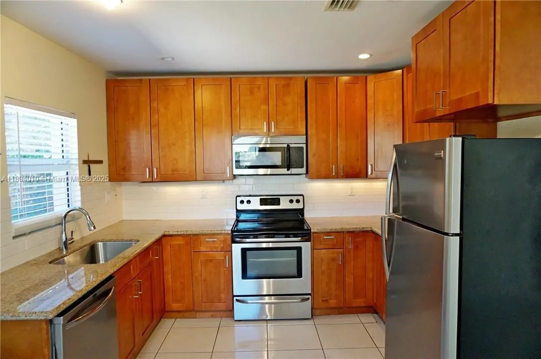 1636 NE 15th Ave
