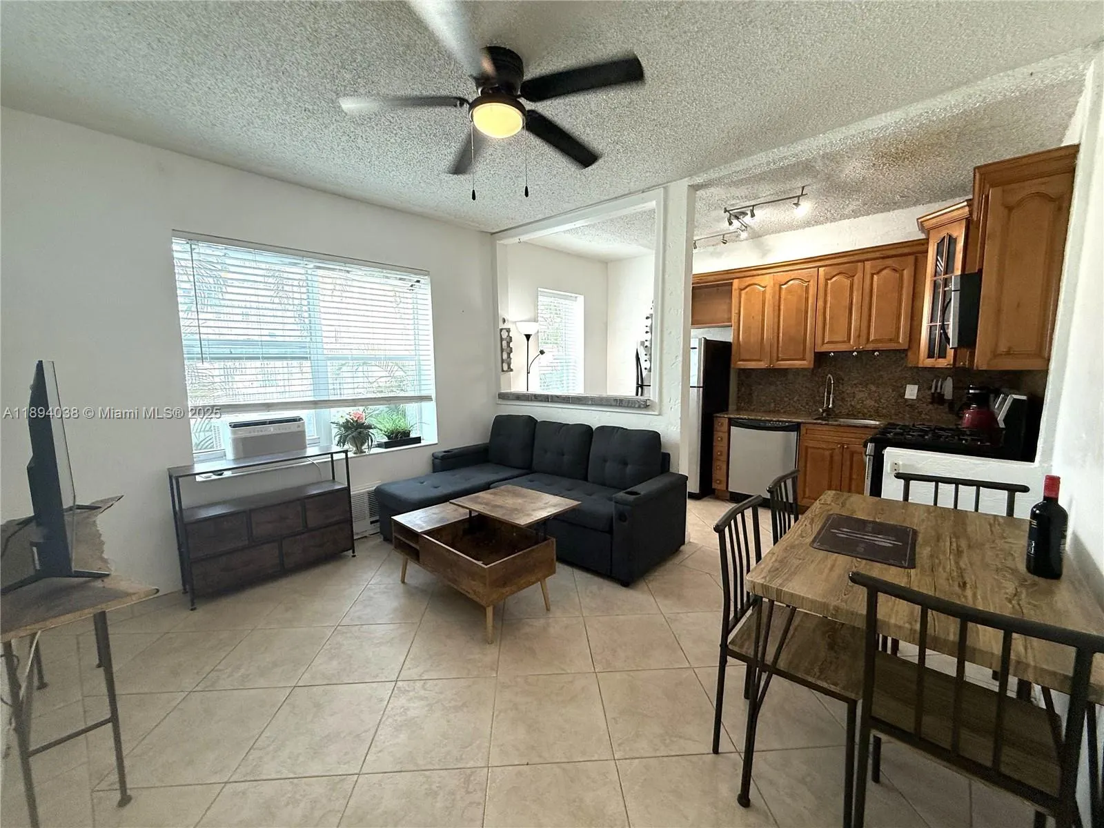 1618 Michigan Ave, #5