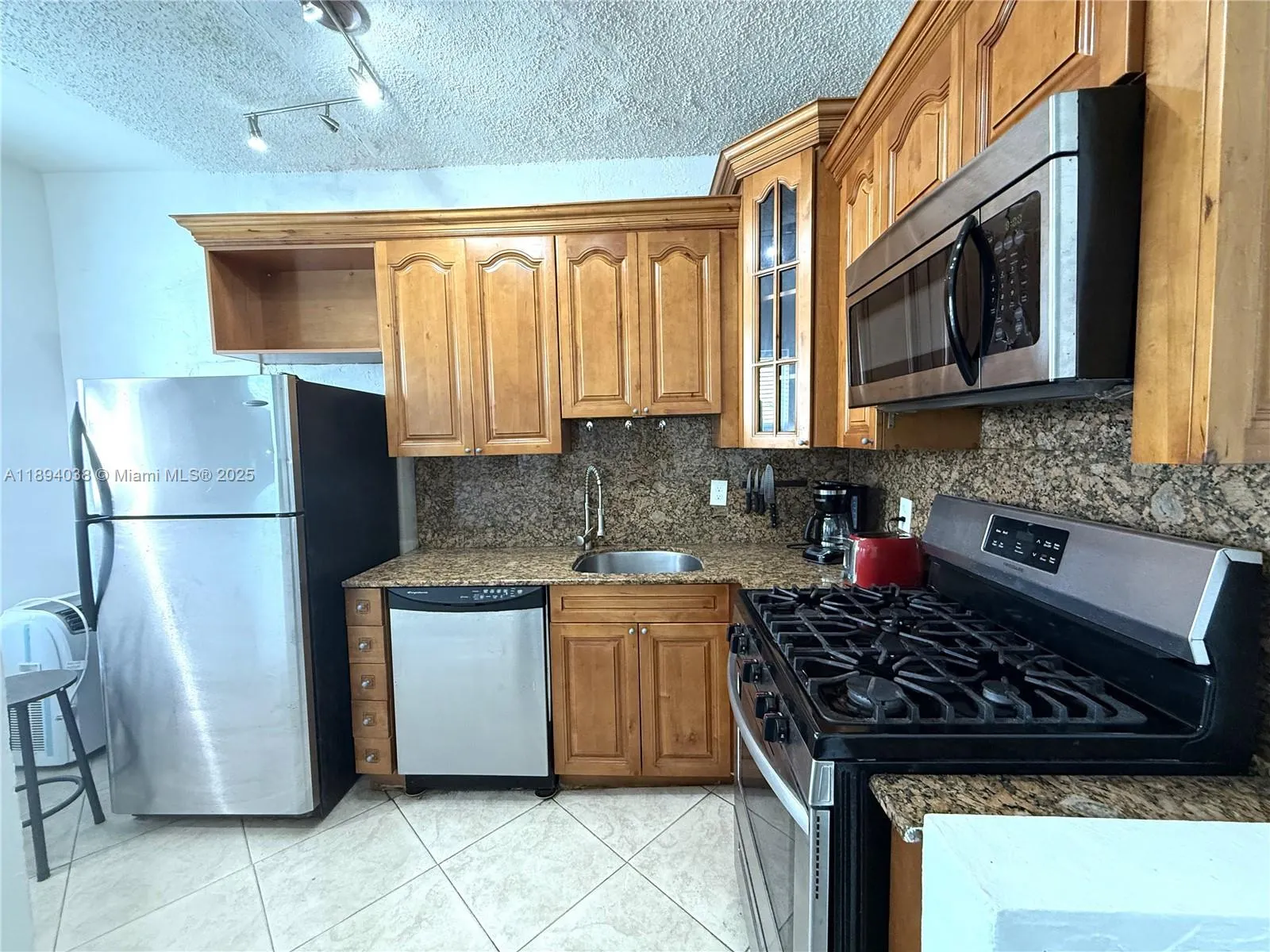 1618 Michigan Ave, #5