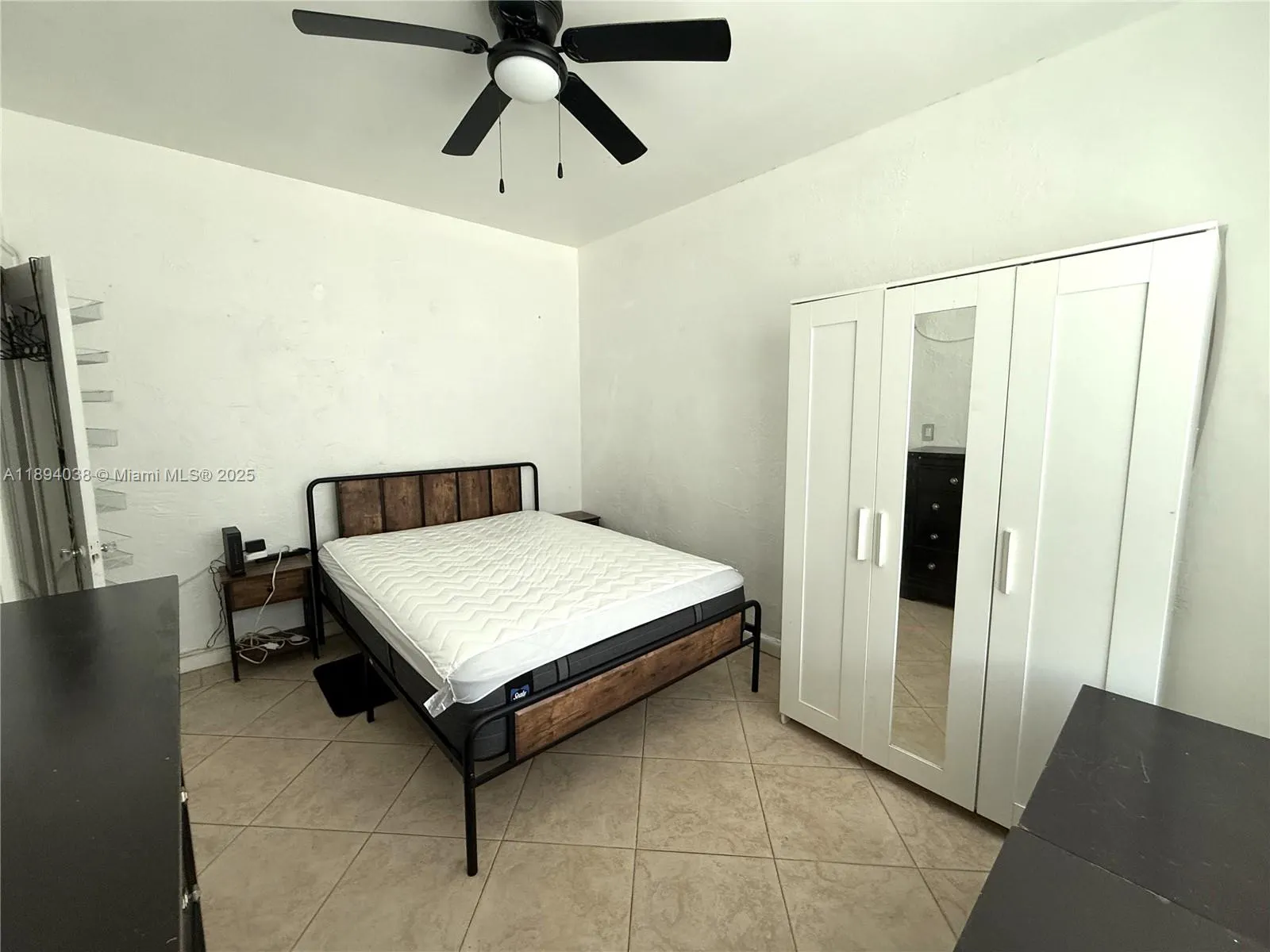 1618 Michigan Ave, #5