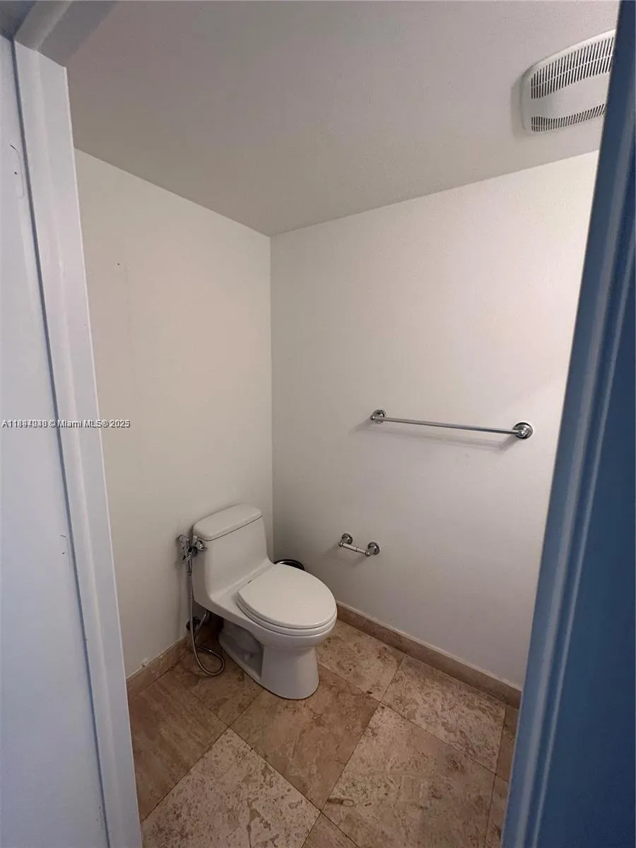 41 SE 5th St, #1612