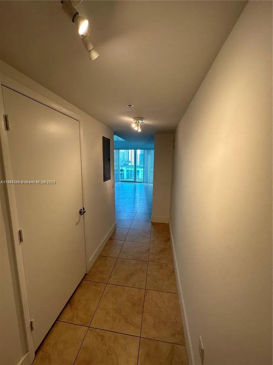 41 SE 5th St, #1612