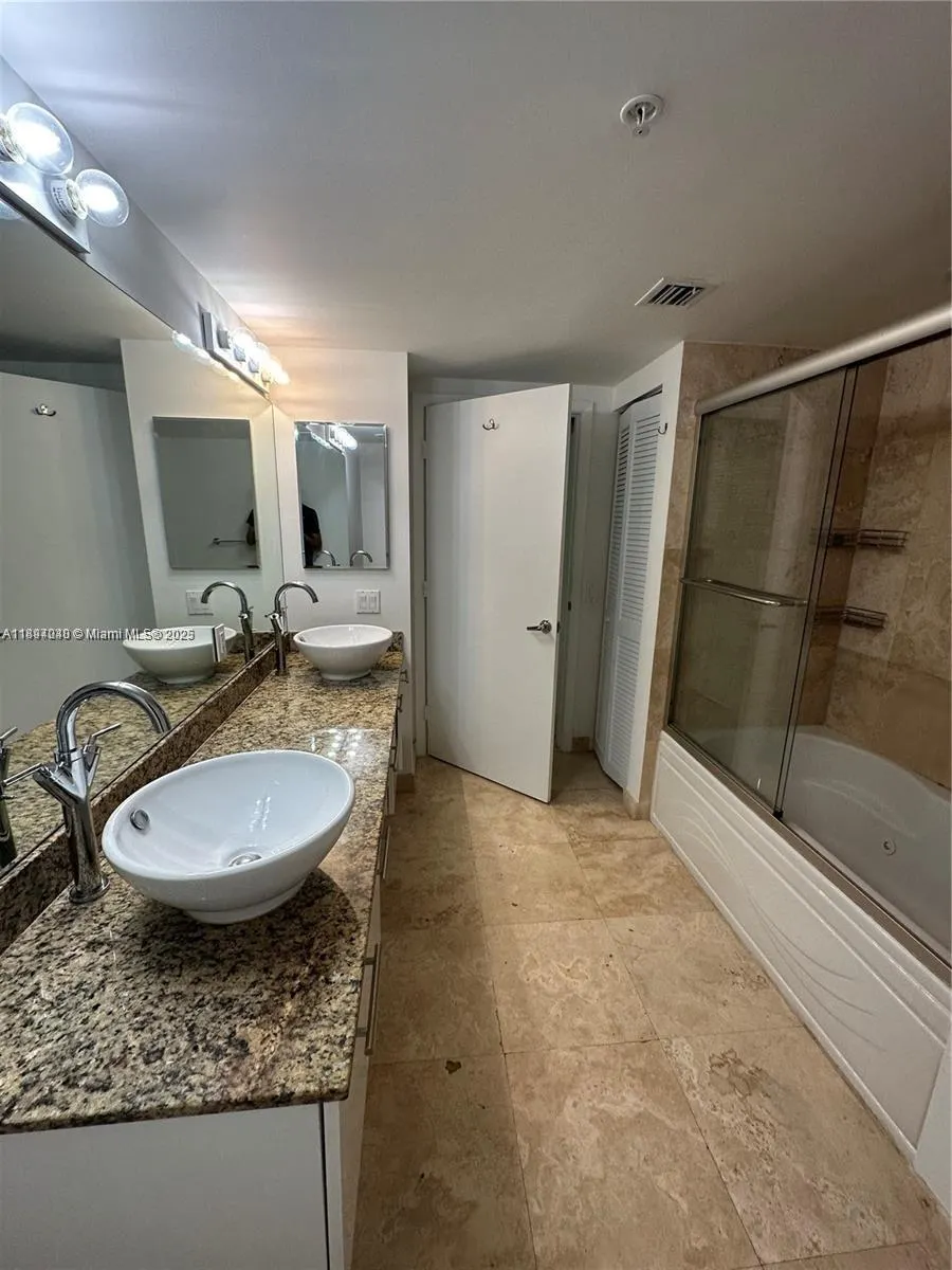 41 SE 5th St, #1612