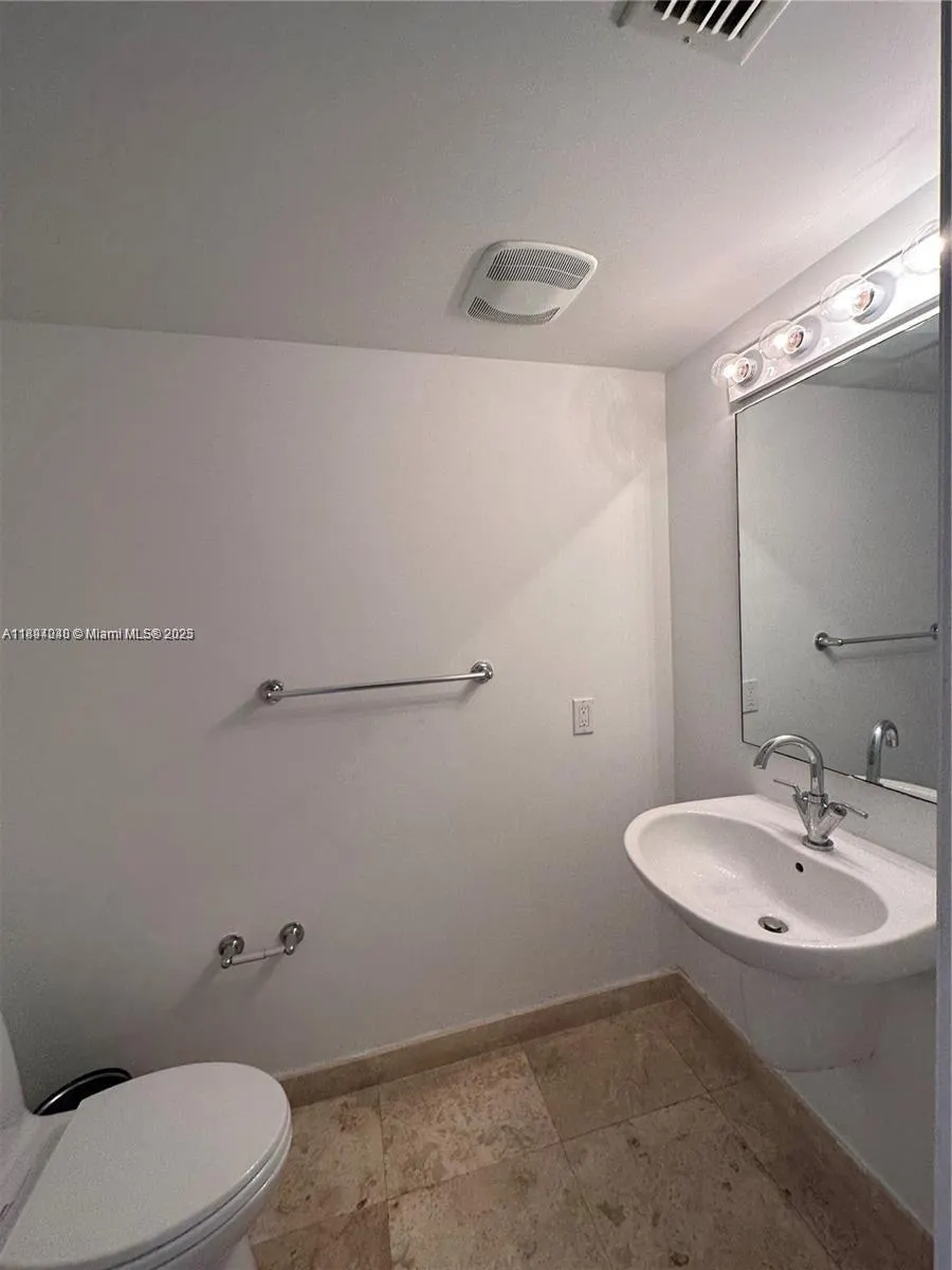 41 SE 5th St, #1612