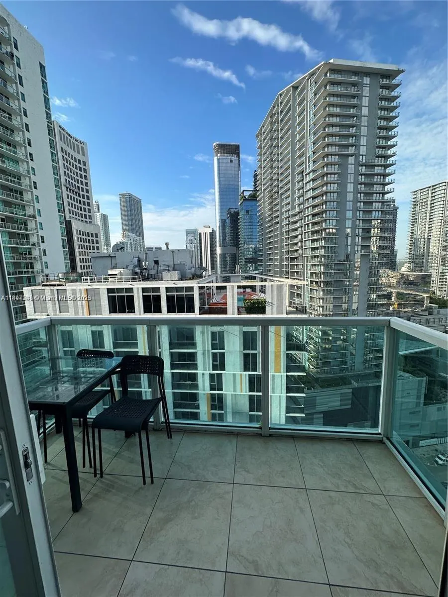 41 SE 5th St, #1612