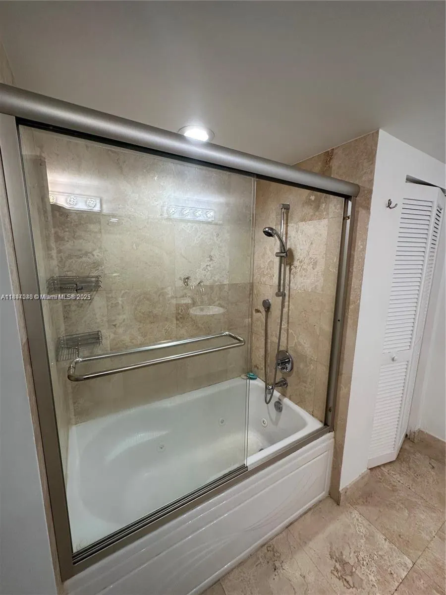 41 SE 5th St, #1612