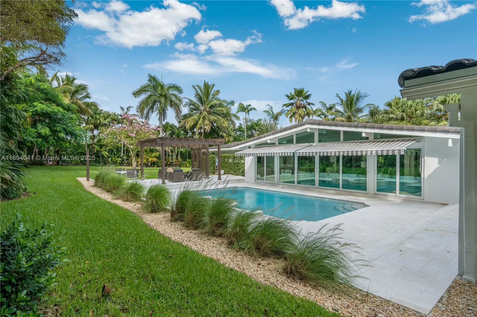 12220 Pine Needle Ln