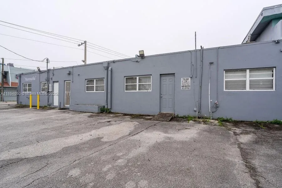 1901 NW 7th St