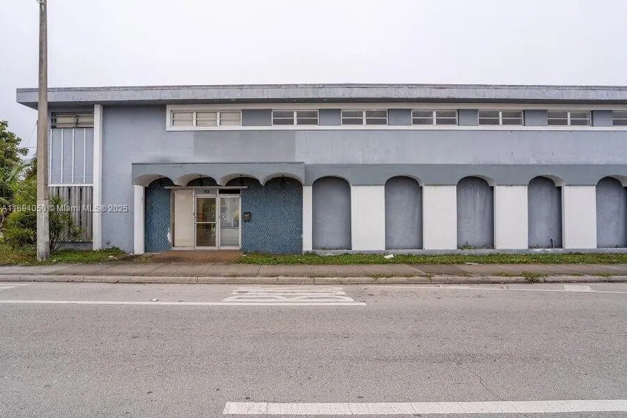 1901 NW 7th St