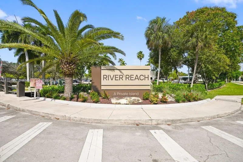 1000 River Reach Dr, #101