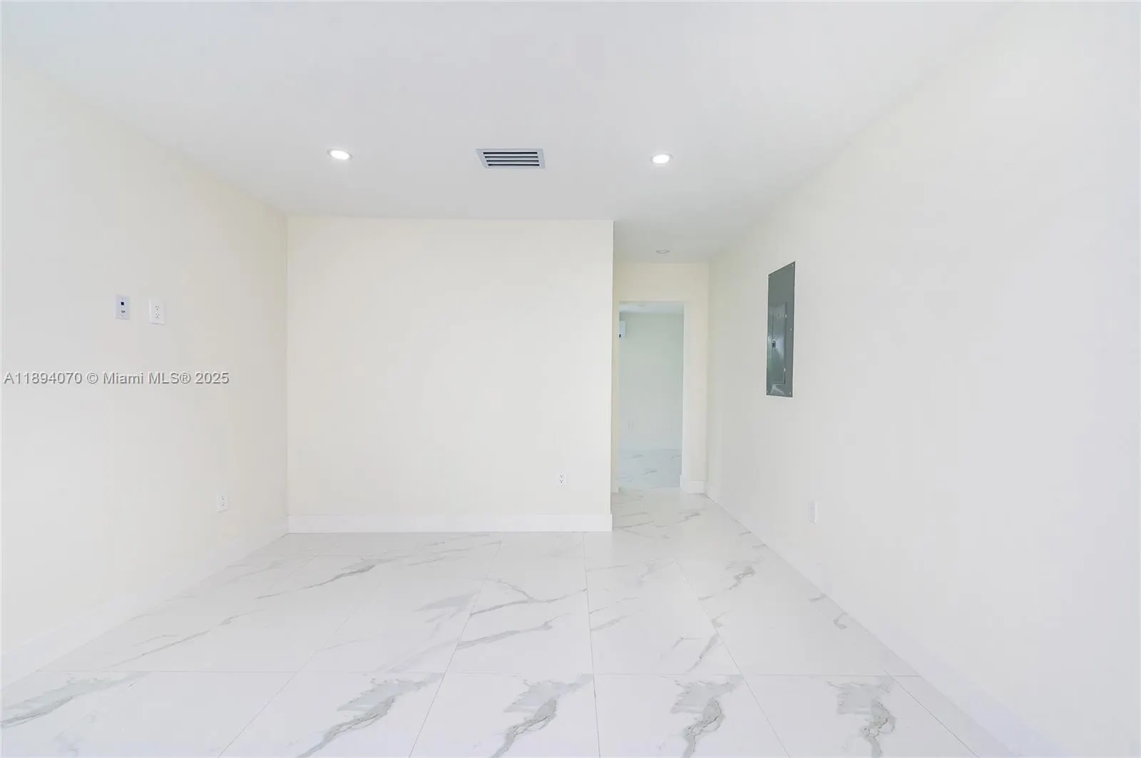 975 SW 89th Ave