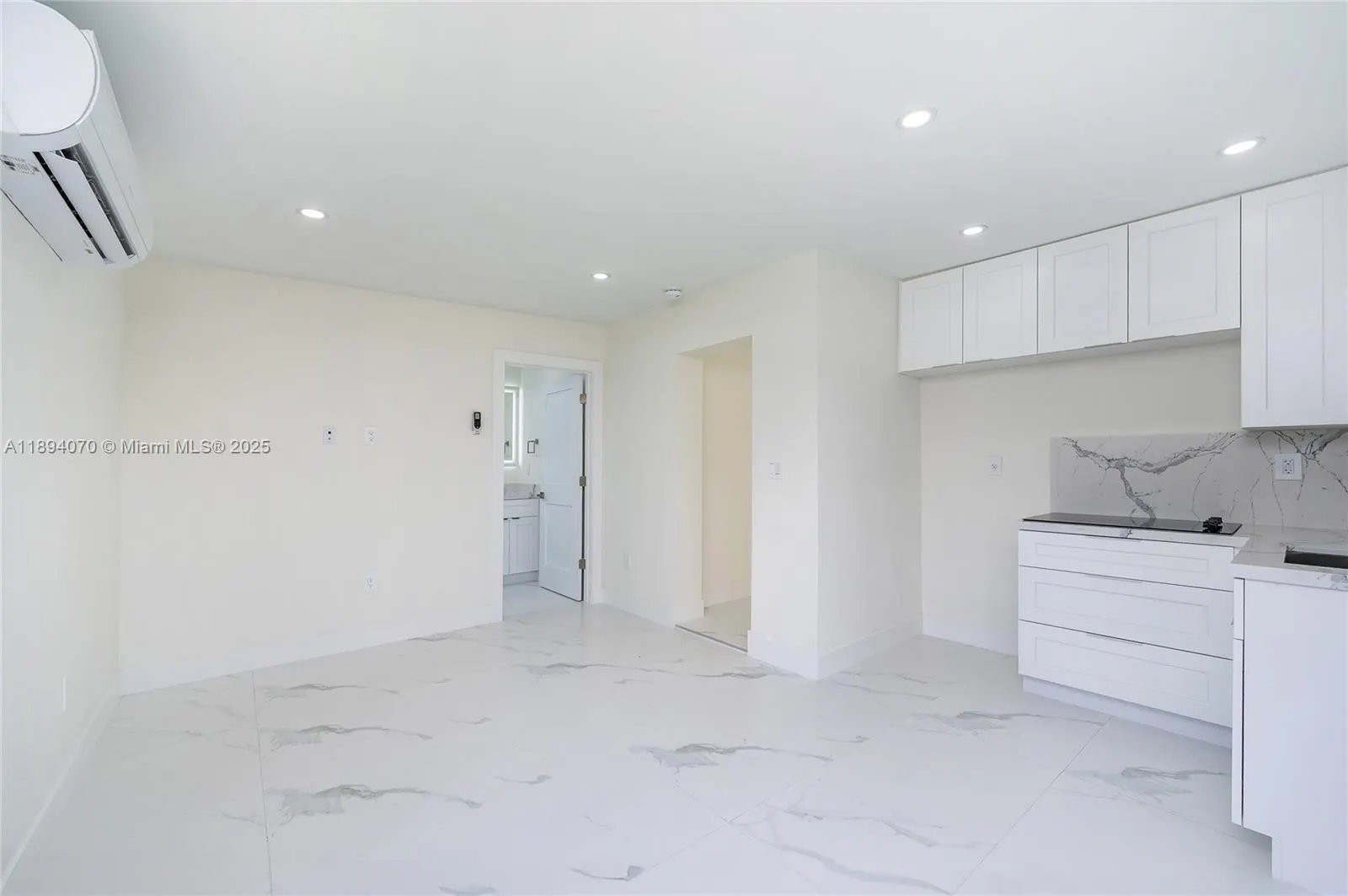975 SW 89th Ave
