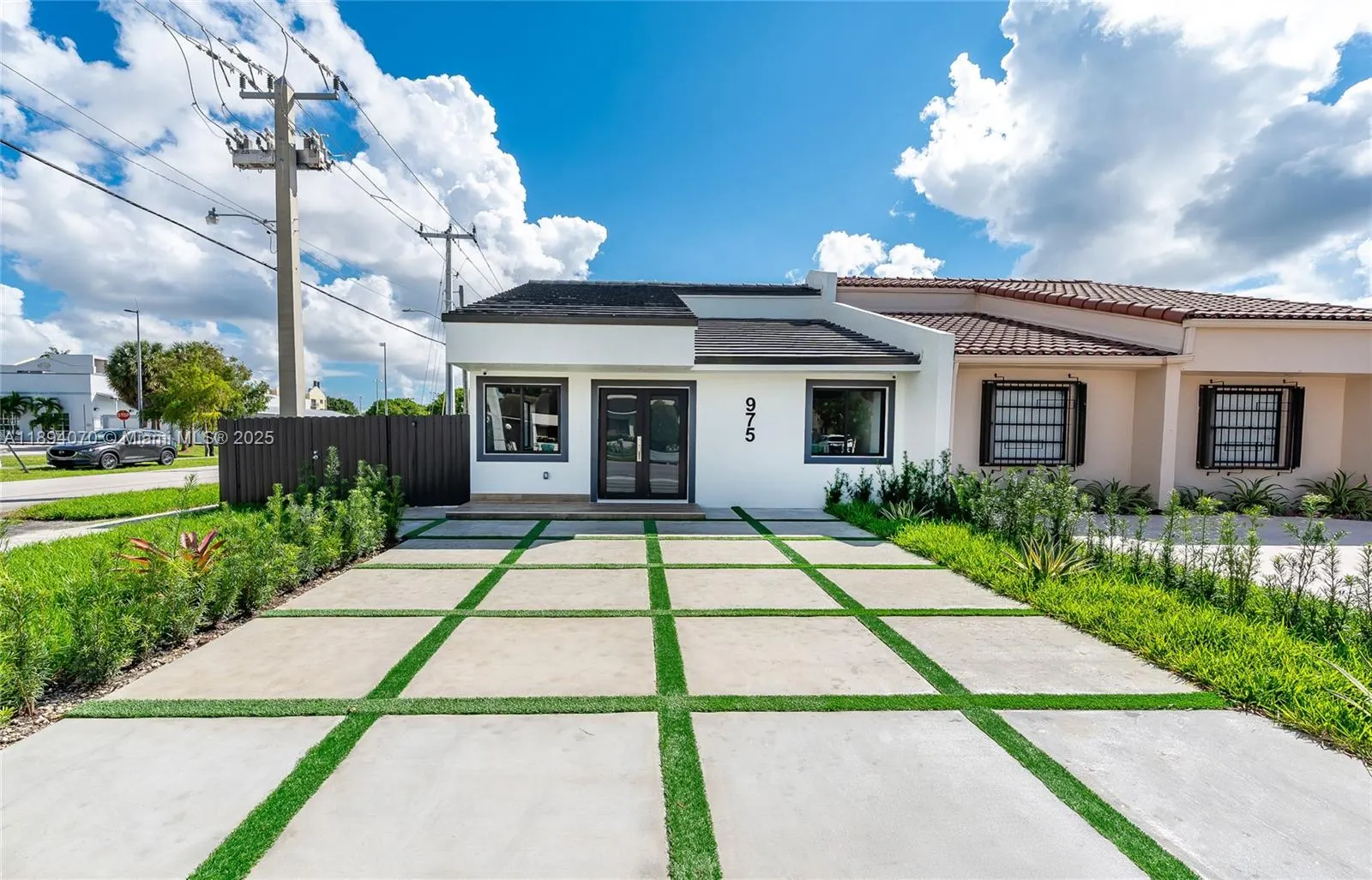 975 SW 89th Ave
