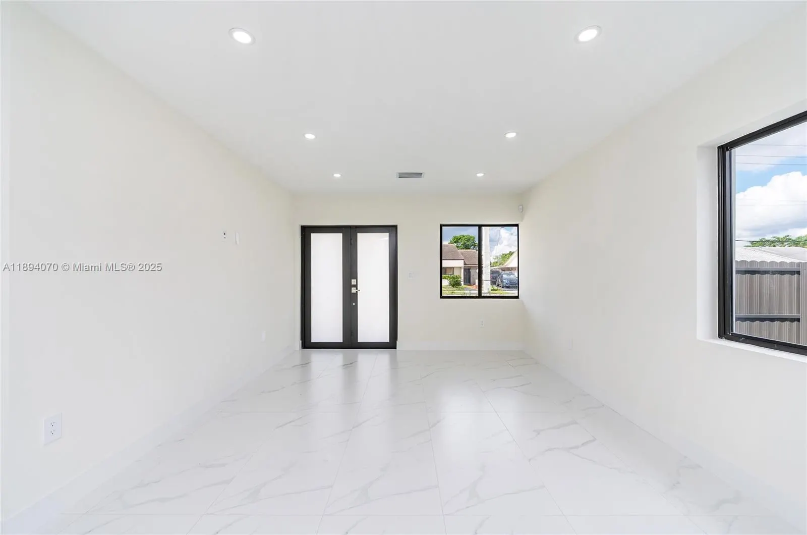 975 SW 89th Ave