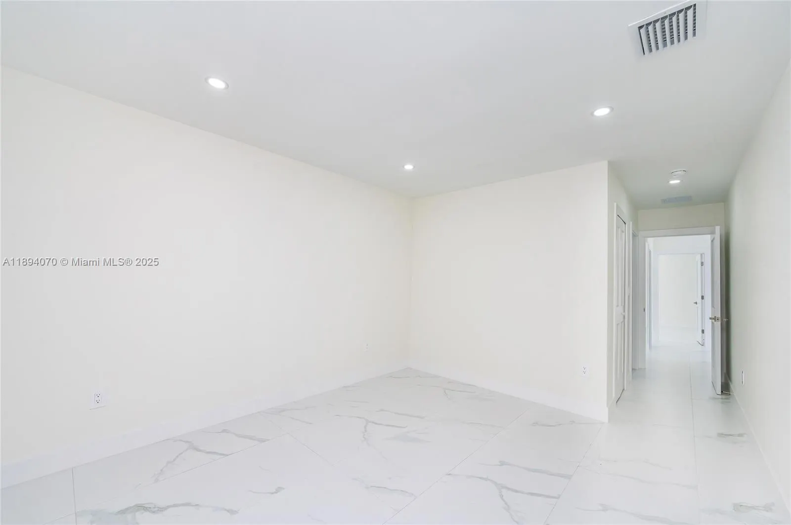 975 SW 89th Ave