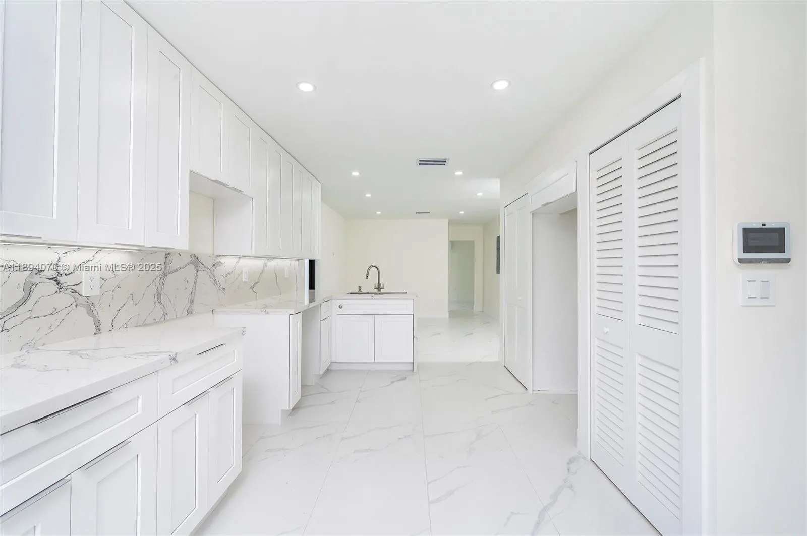 975 SW 89th Ave