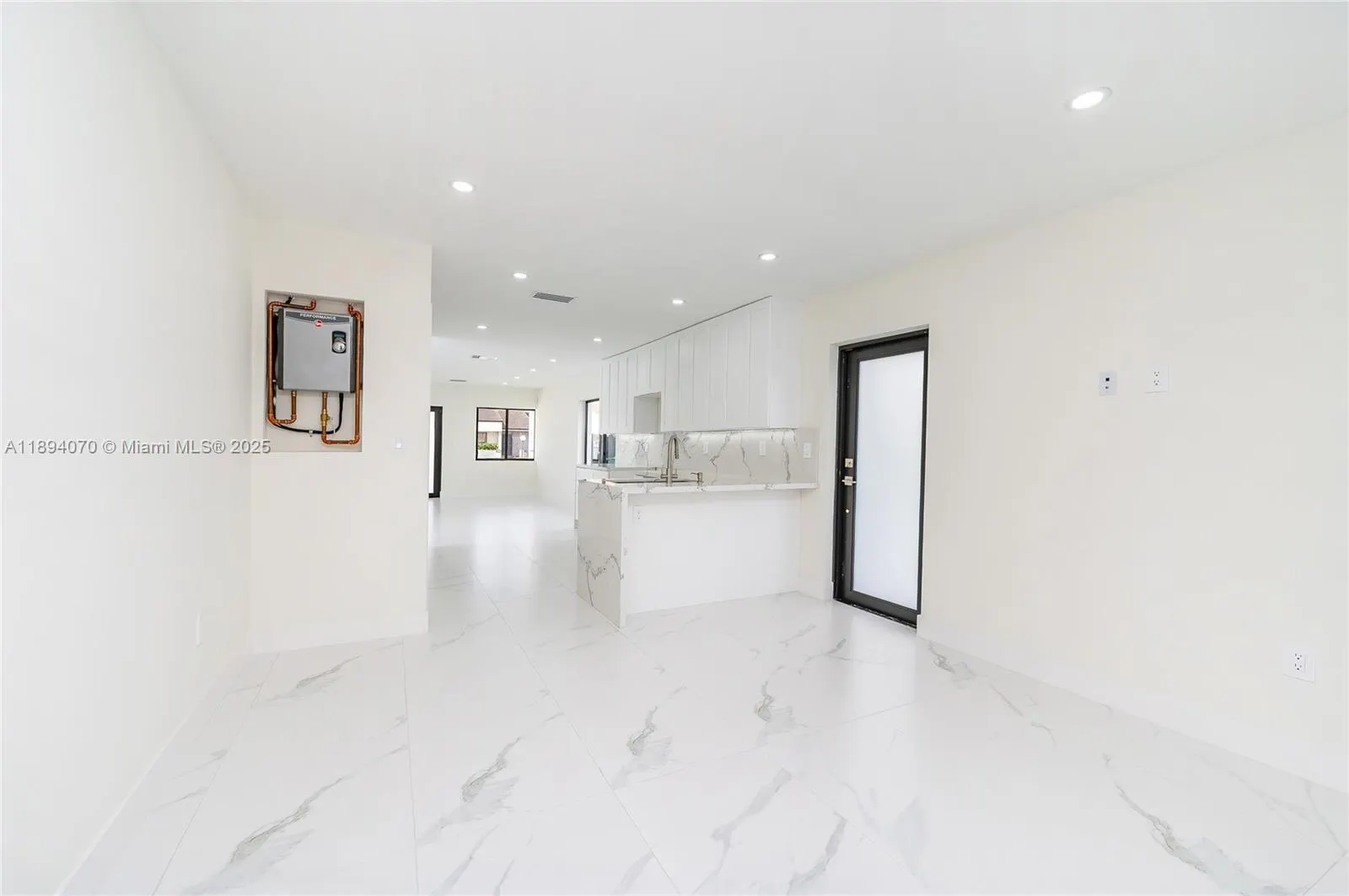 975 SW 89th Ave