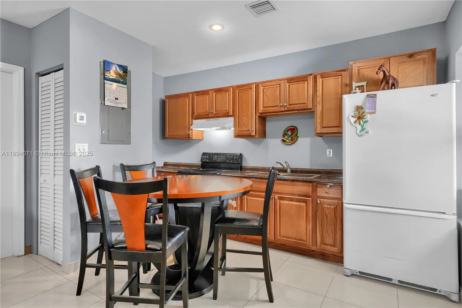 2155 NW 28th St