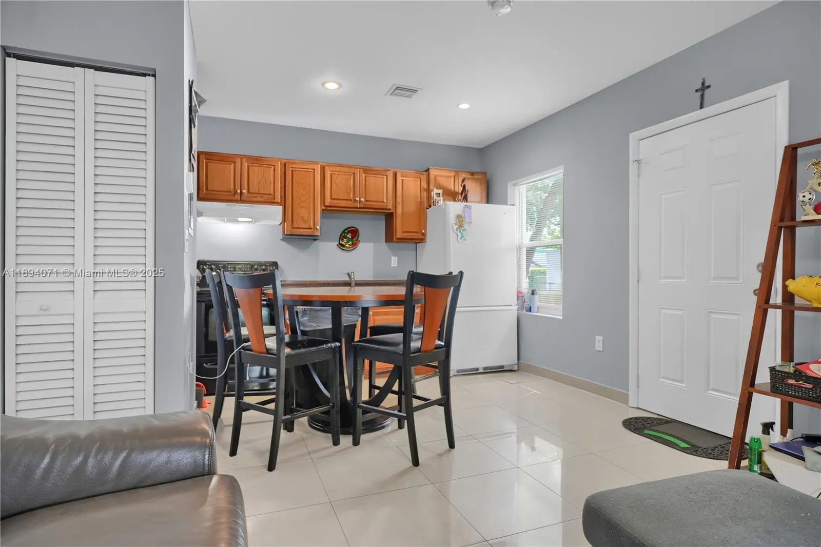 2155 NW 28th St