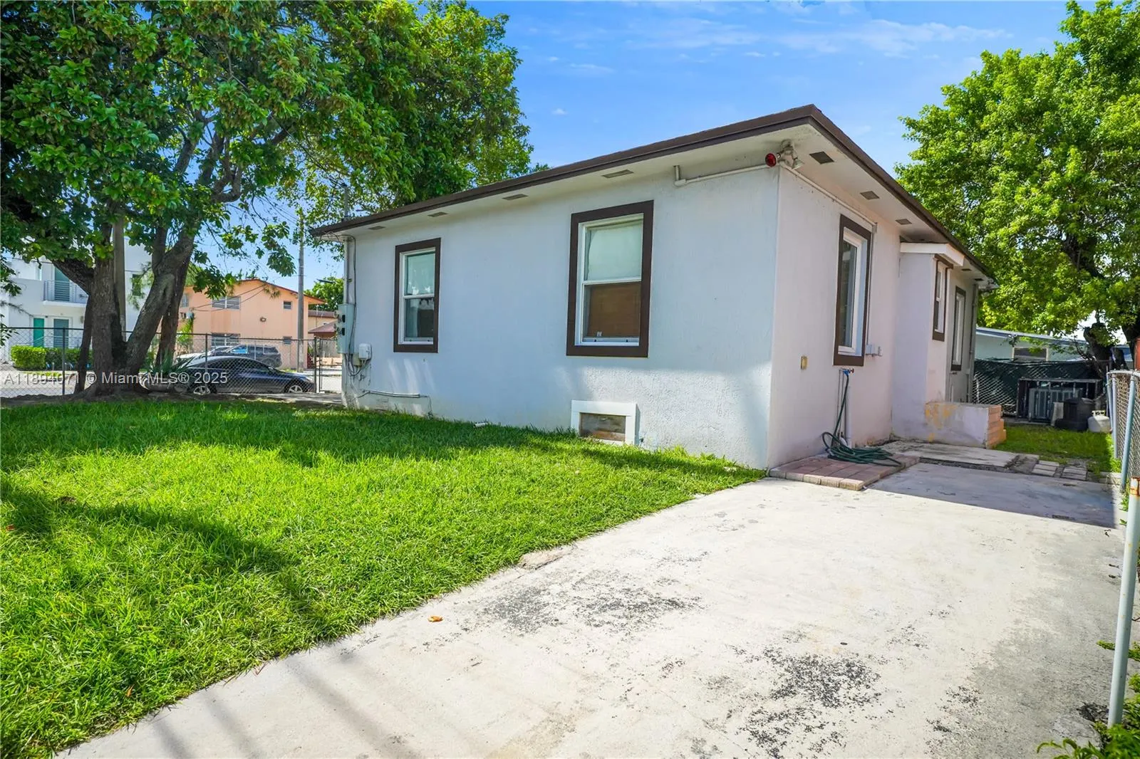 2155 NW 28th St