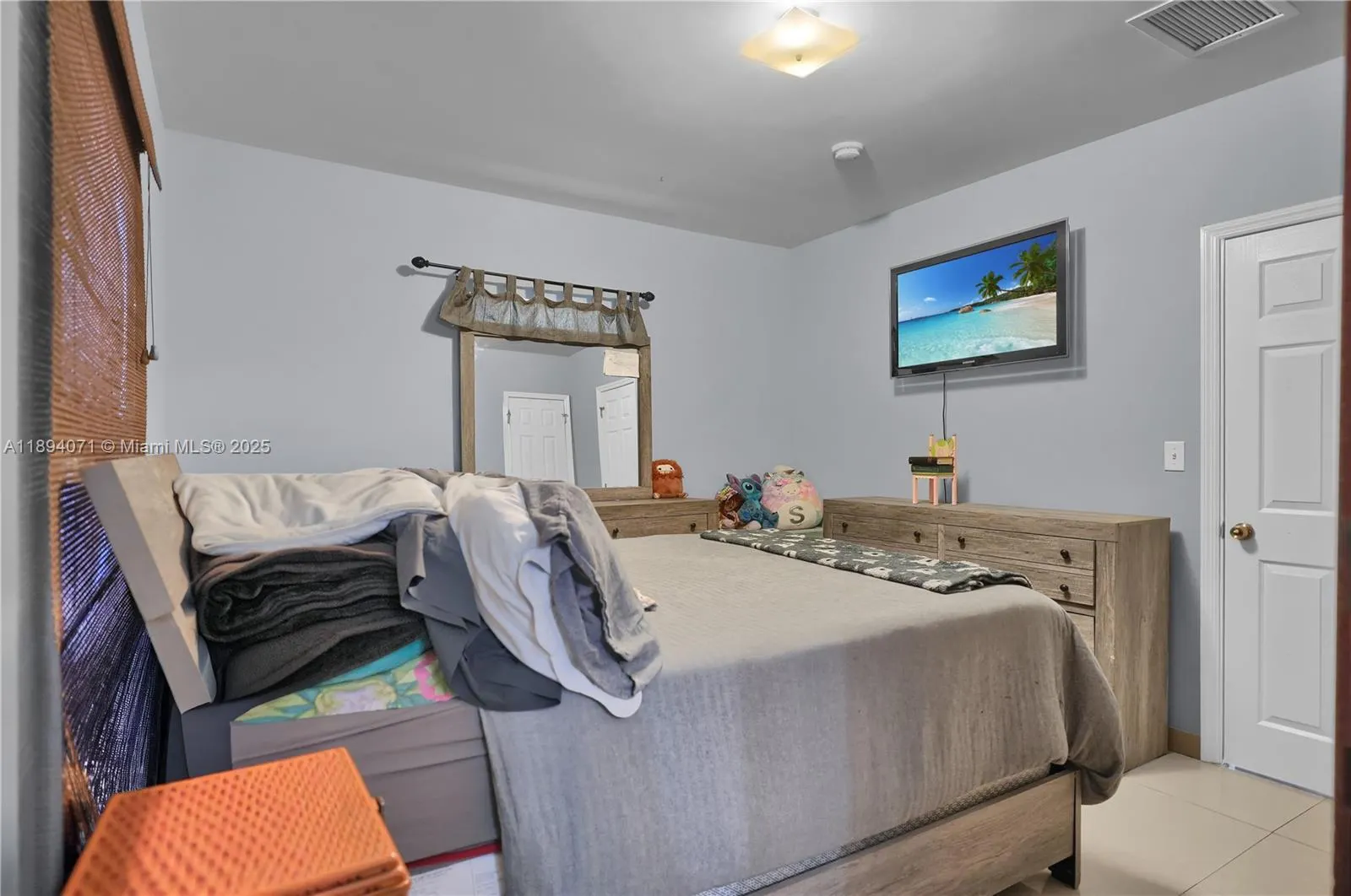 2155 NW 28th St