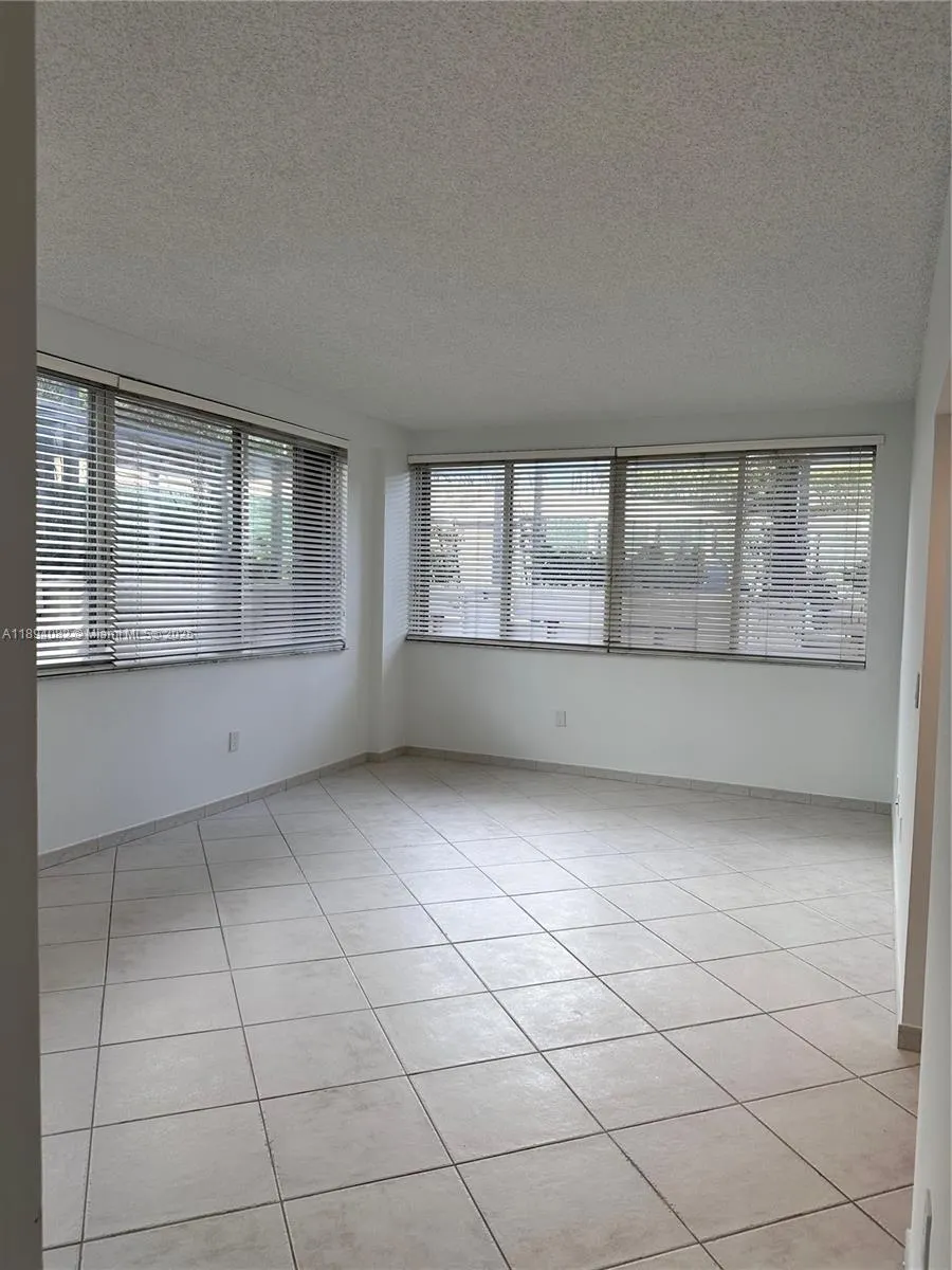 540 Brickell Key Dr, #302