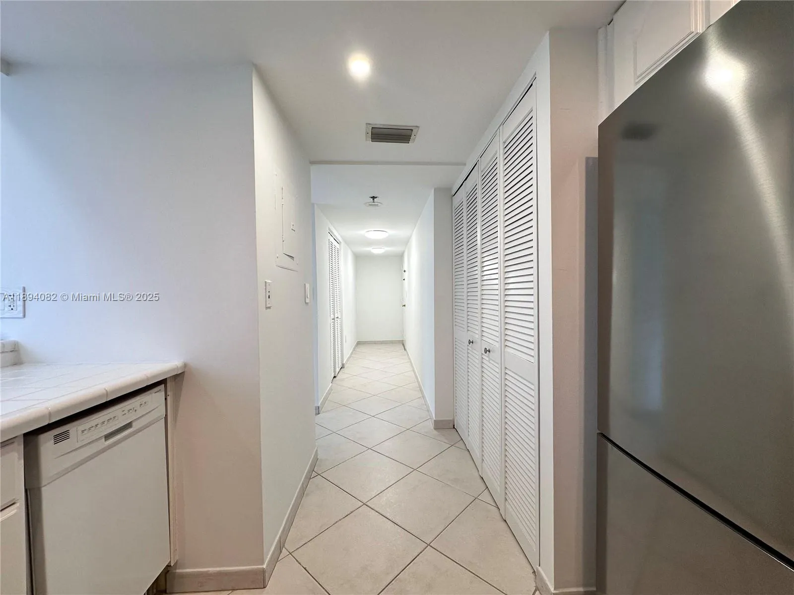 540 Brickell Key Dr, #302