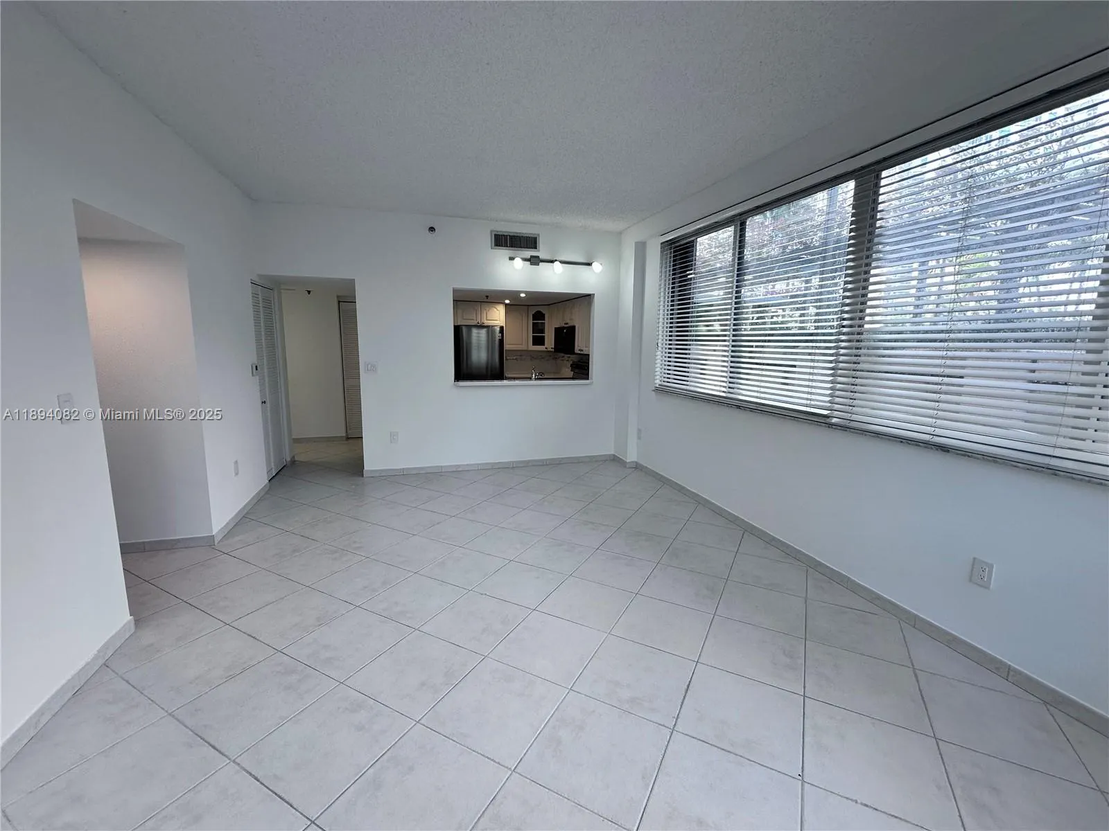 540 Brickell Key Dr, #302
