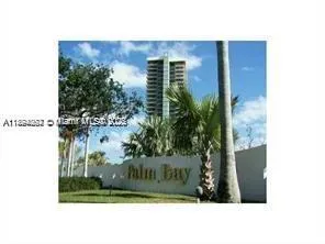 780 NE 69th St, #1706