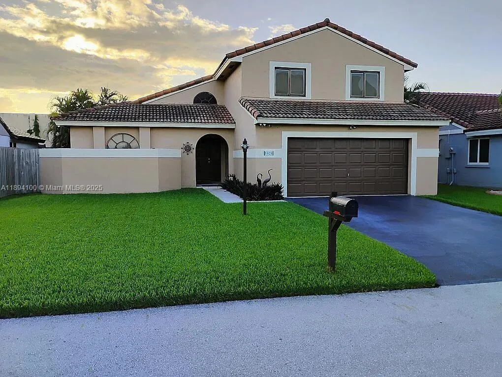 5920 York Ln