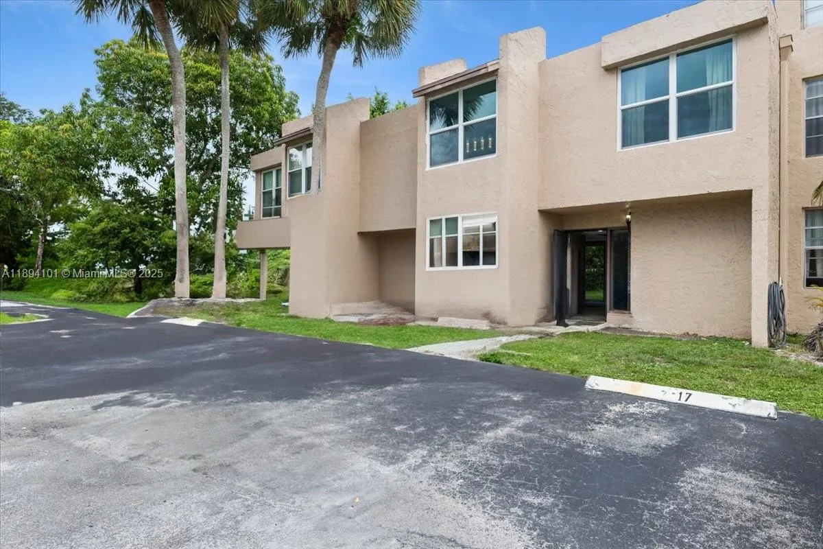 9450 Live Oak Pl, #109