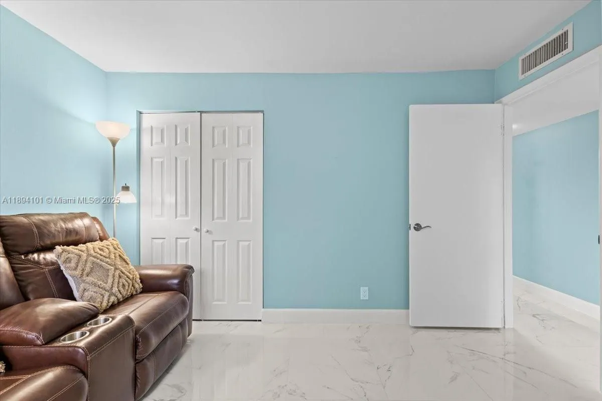 9450 Live Oak Pl, #109