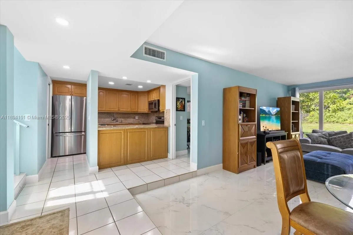 9450 Live Oak Pl, #109