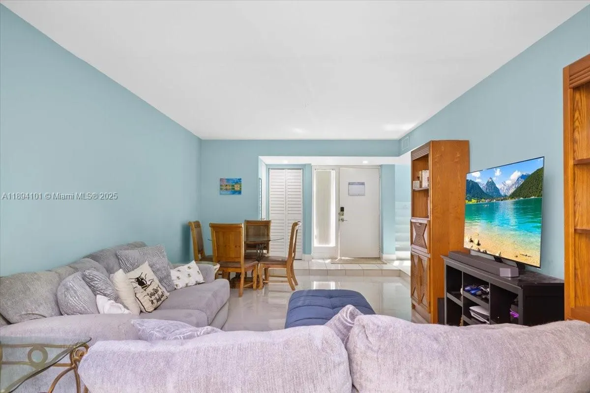 9450 Live Oak Pl, #109