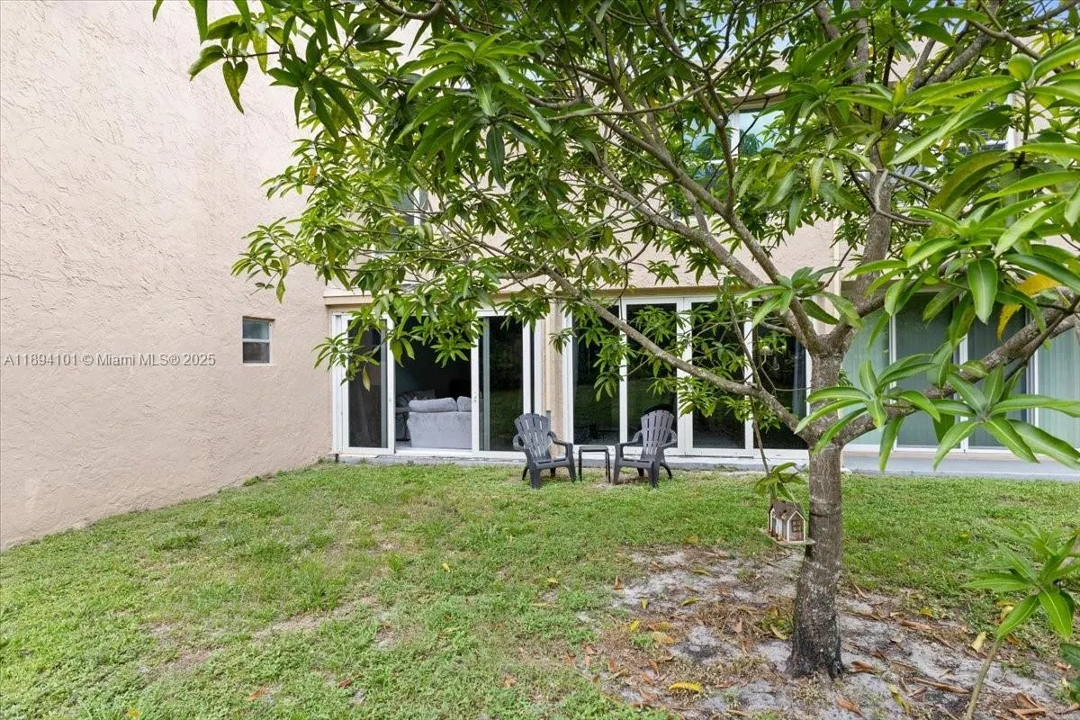 9450 Live Oak Pl, #109