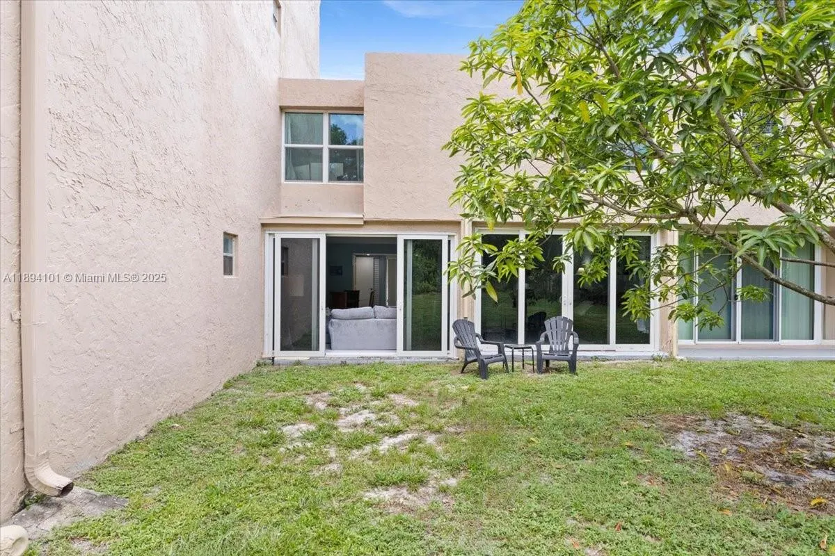 9450 Live Oak Pl, #109